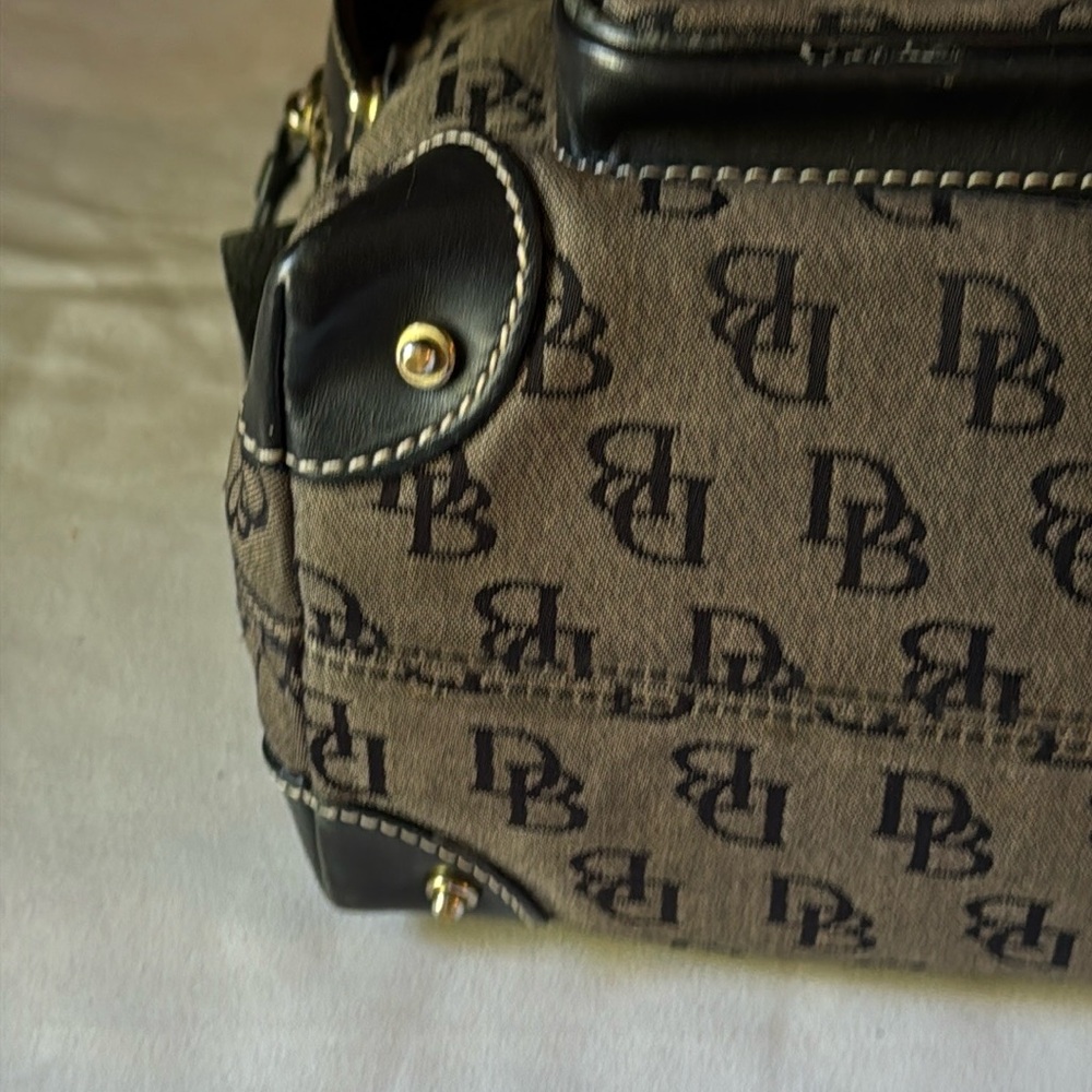 Women’s Dooney & Bourke Black/Grey Double Lock Shoulder Bag - Picture 4 of 13